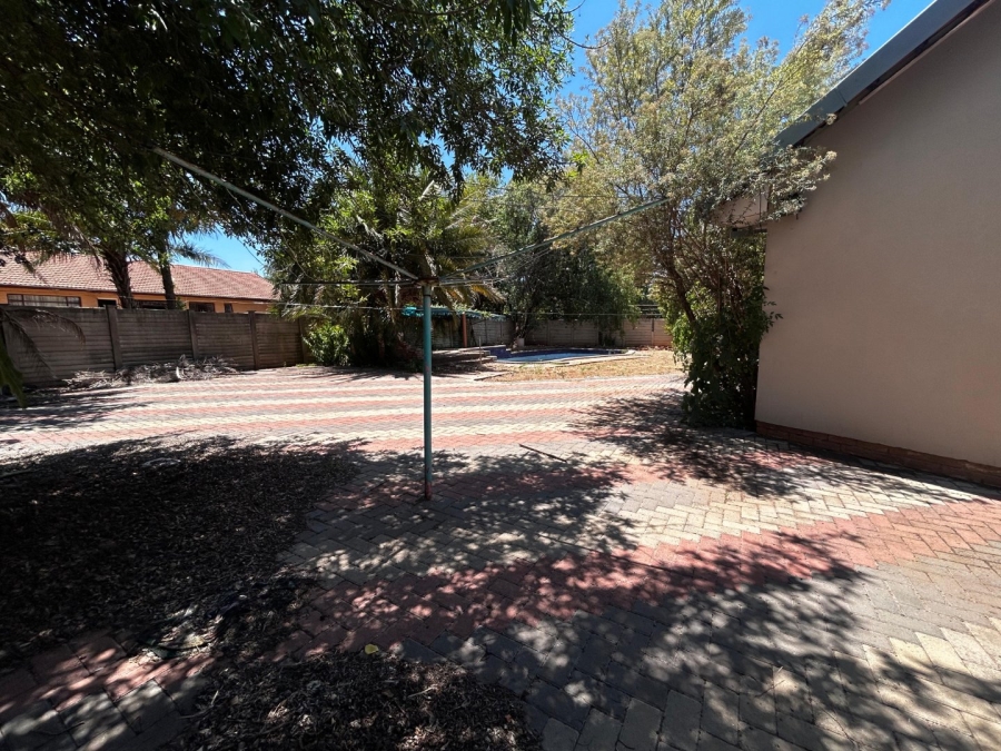 4 Bedroom Property for Sale in Uitsig Free State